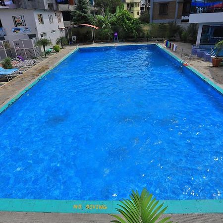 Oyo 591 Hotel Blue Moon Dharampur Dış mekan fotoğraf