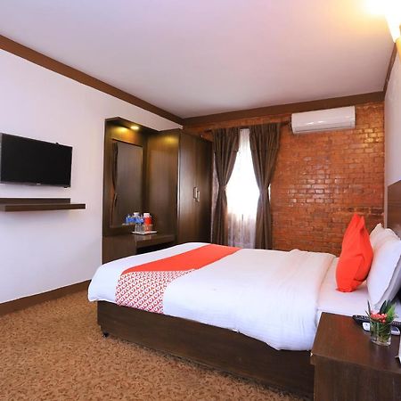 Oyo 591 Hotel Blue Moon Dharampur Dış mekan fotoğraf