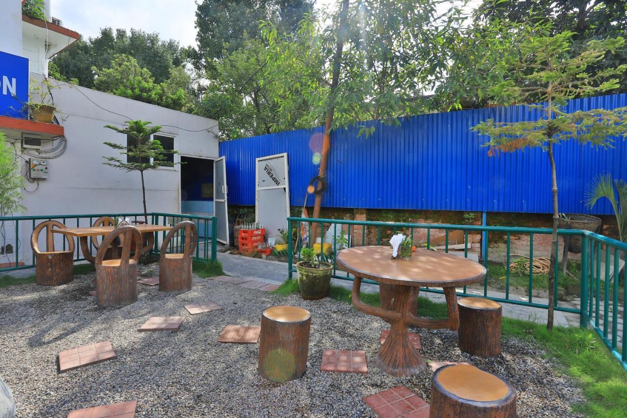 Oyo 591 Hotel Blue Moon Dharampur Dış mekan fotoğraf