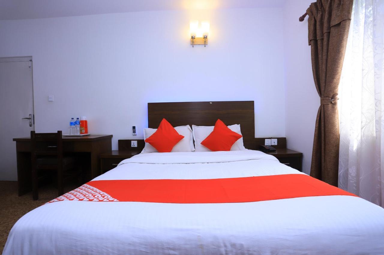 Oyo 591 Hotel Blue Moon Dharampur Dış mekan fotoğraf