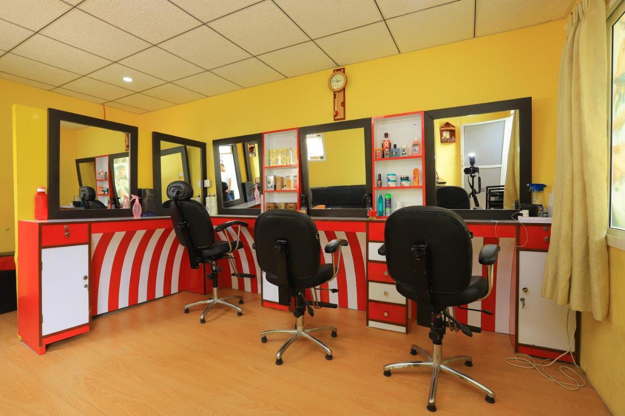 Oyo 591 Hotel Blue Moon Dharampur Dış mekan fotoğraf