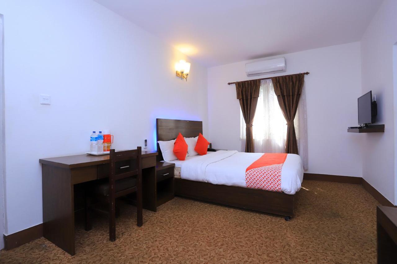Oyo 591 Hotel Blue Moon Dharampur Dış mekan fotoğraf