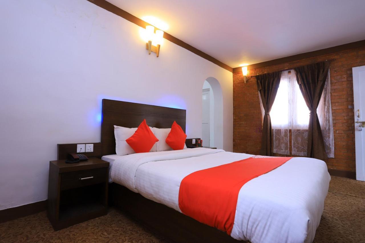 Oyo 591 Hotel Blue Moon Dharampur Dış mekan fotoğraf
