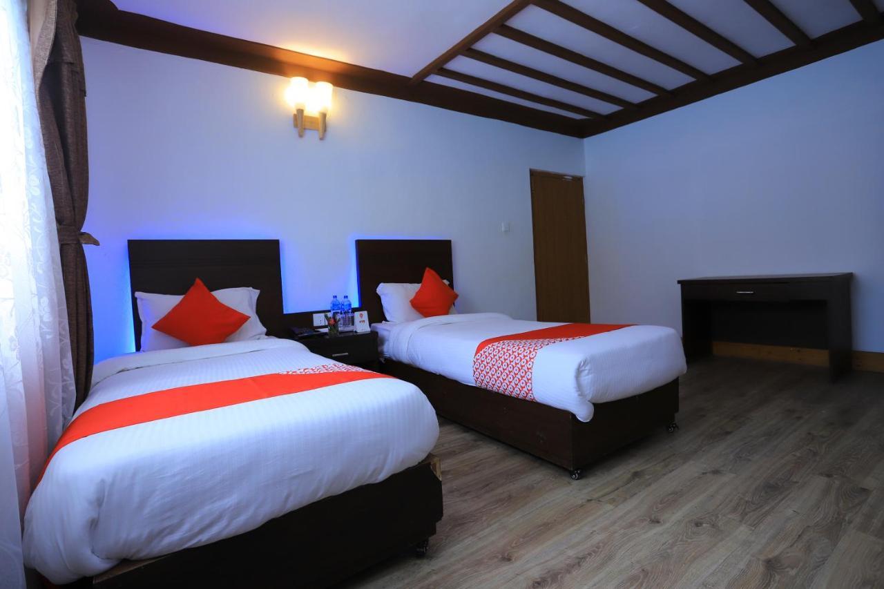 Oyo 591 Hotel Blue Moon Dharampur Dış mekan fotoğraf